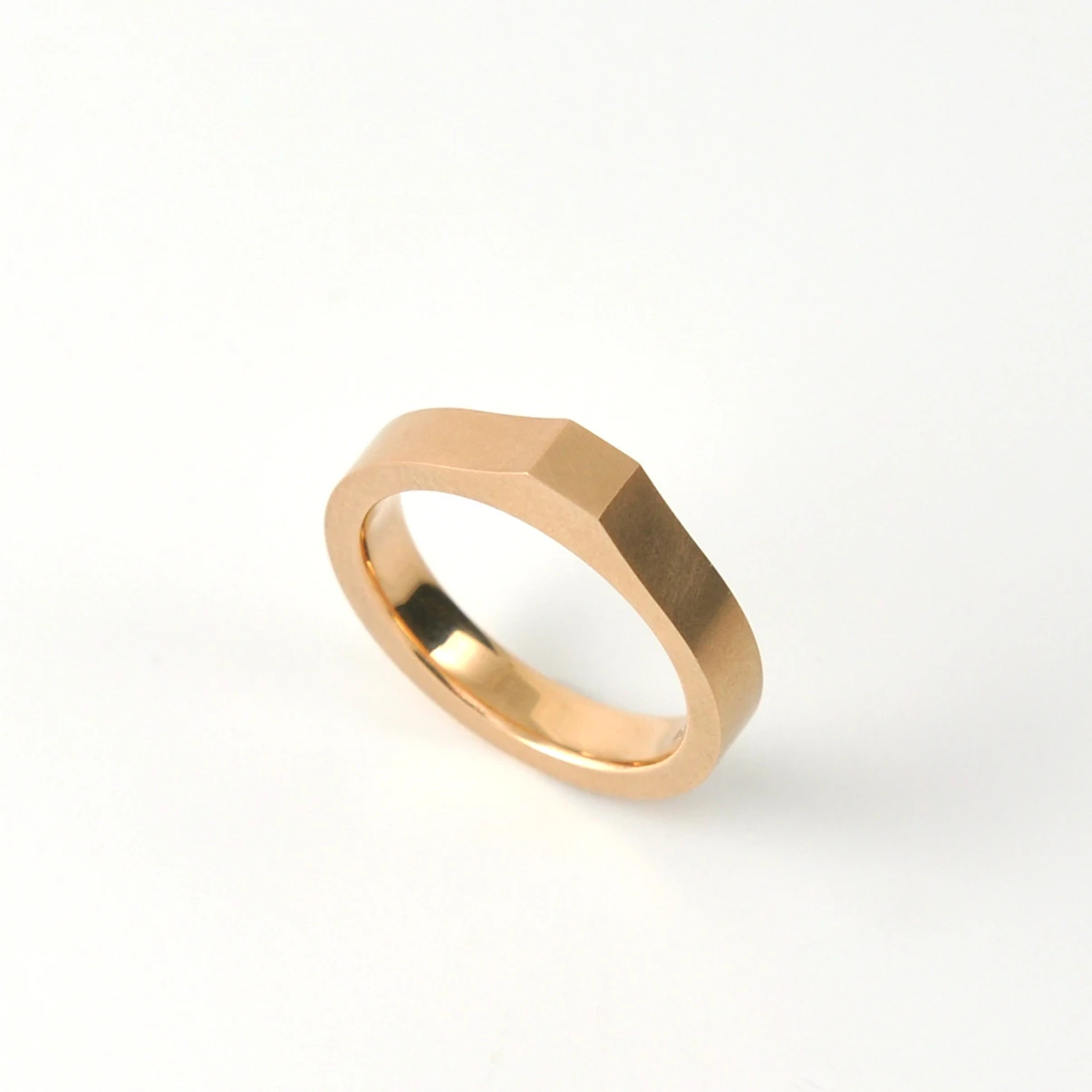 18k Gold mini signet ring