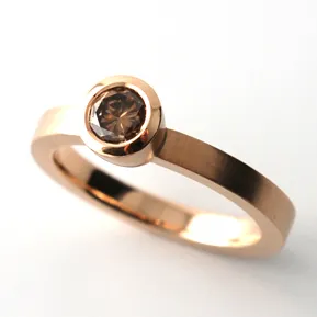 Gold ring with 0,34ct coffee diamond