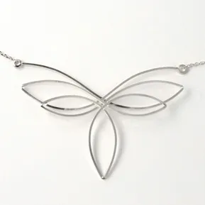 Necklace with pointy loops in silver